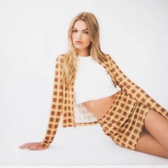 With Jean never been worn set!!! - Picture 4 of 8